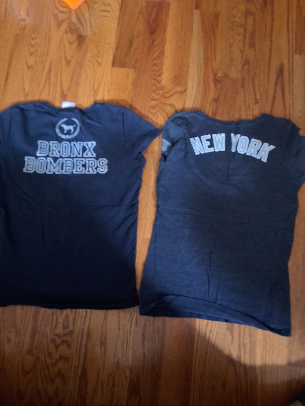 PINK - Womens New York Yankee. Navy NY Logo Tee - Navy/Gray Large - Picture 2 of 4